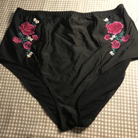 Beautiful Torrid High Waisted Swim Briefs Size 2 - Picture 1 of 3